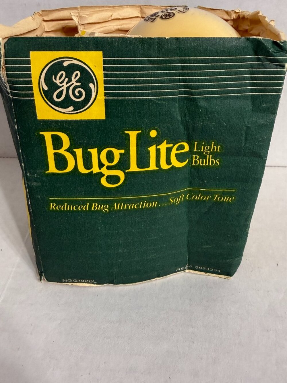 GE - Yellow Bug Lite - Outdoor - 60 Watt - 1 Bulb - Not Led - Vintage Package